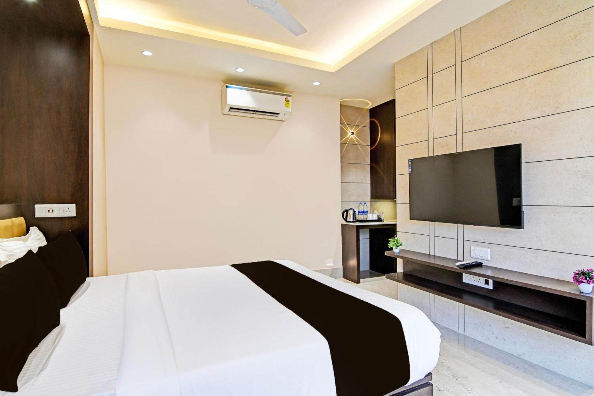 Super Hotel O Samotel Калькутта Экстерьер фото